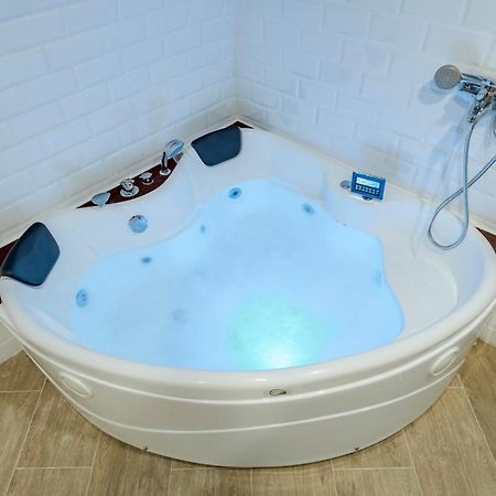 Апартаменты El Triangulo Del Arte - Jacuzzi Мадрид Экстерьер фото