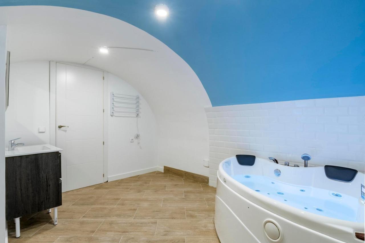 Апартаменты El Triangulo Del Arte - Jacuzzi Мадрид Экстерьер фото
